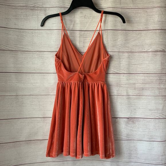 Silence & Noise Urban Outfitters Orange Velvet Romper Adjustable Straps Size XS - Picture 4 of 13